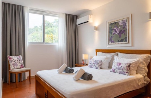 Caloura House | Caloura Essence