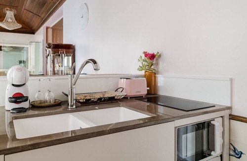 Ronfe Apartment | Camélia Suite – Romantic Getaway & Family Retreat – Quinta da Belamira, Guimarães