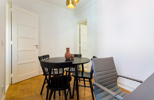 Santo Condestavel Apartment | Campo de Ourique Gallery by Gonzalo's Guest