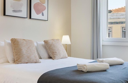 Santo Condestavel Apartment | Campo de Ourique Gallery by Gonzalo's Guest