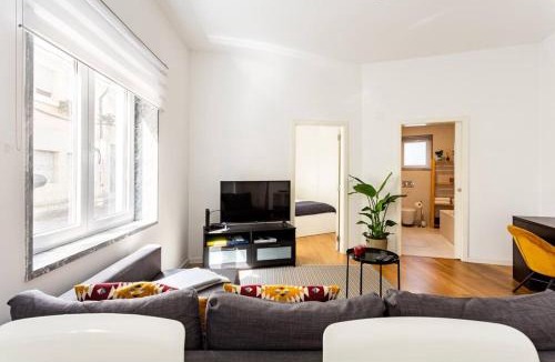 Santa Isabel Apartment | Campo de Ourique Modern