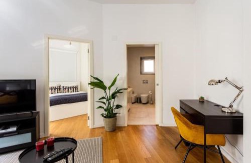 Santa Isabel Apartment | Campo de Ourique Modern