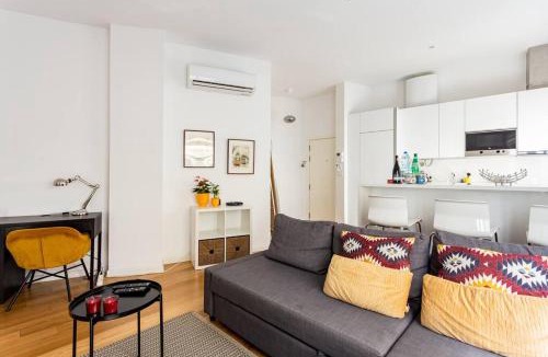 Santa Isabel Apartment | Campo de Ourique Modern