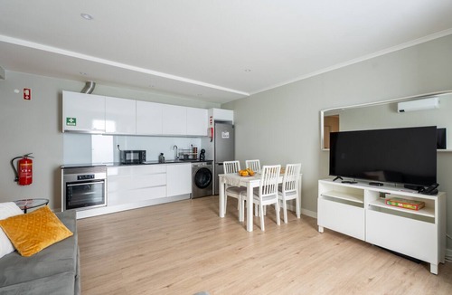 Agua de Pau Apartment | Cantinho da Fonte Apartment with Mountain View, Wi-Fi, and Air Conditioning