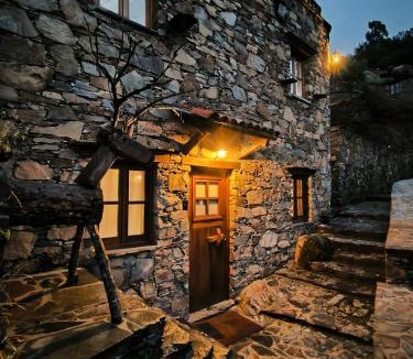 Lousa House | Cantinho do Talasnal