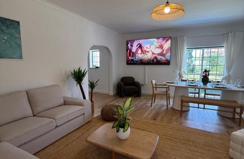 Corroios Villa | Capsule Marisol Beach House family retreat