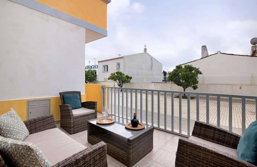 Manta Rota House | Captivating Holiday Home in Manta Rota with Swimming Pool