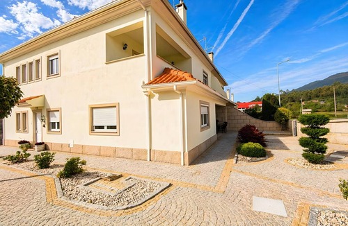 Tondela Villa | Caramulo Valley View