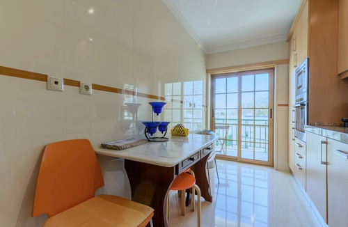 Carcavelos Apartment | CARCAVELOS BEACH. A wonderful 2 bedroom apartment