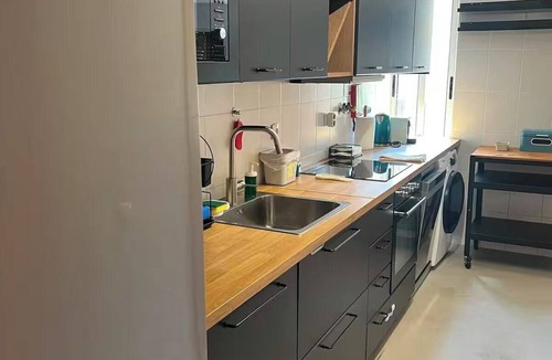 Carnide Apartment | Carnide Cozy Apartment 3BR Lisbon - Metro-Colombo-Hospital - Wi-Fi