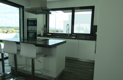 Bombarral House | Casa da Colina - Villa in the Countryside