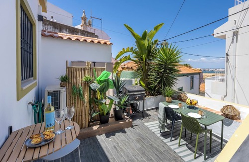 Ferragudo House | Casa Abraço - River View Terrace in Ferragudo