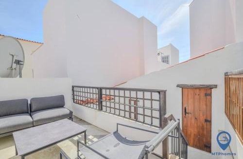 Pera House | Casa Algarvia by MTPhomes