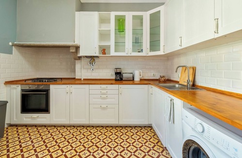 Sintra Apartment | Casa Amarela de Sintra for family holidays at the historical Sintra.