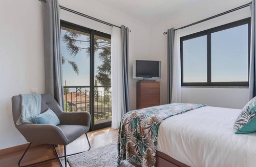 Sao Roque Apartment | Casa Amarela with Heated Pool & games area