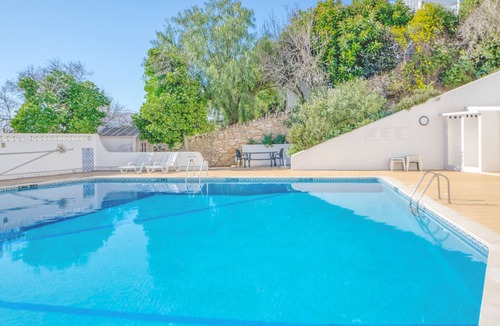 Mato Serrao Ski Chalet | Casa Amira - with communal pool in Carvoeiro