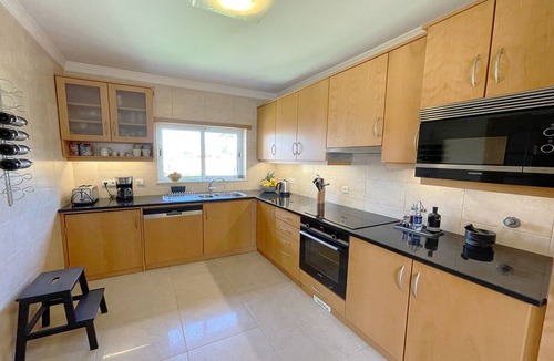Porto de Mos Villa | Casa Atalaia is a lovely modern 4 bedroom villa situated close to Boa Vista golf