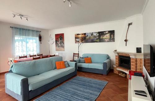Fornos House | Casa Campo e Praia - Moradia no Meco a 5min da Praia com Jardim & BBQ