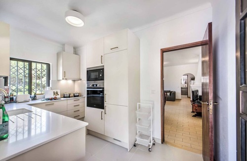 Caramujeira Villa | Casa Carmen - Four Bedroom Villa, Sleeps 8