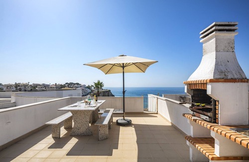Carvoeiro Ski Chalet | Casa Carvoeiro Bay J