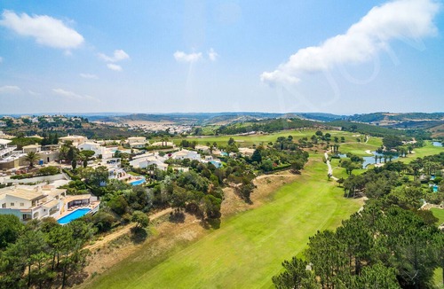 Budens Villa | Casa Clajon | professionally cleaned | 4-bedroom villa | private pool | on golf course