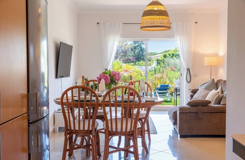 Sesmarias Apartment | Casa Coelha - Garden Apartment near the Coast