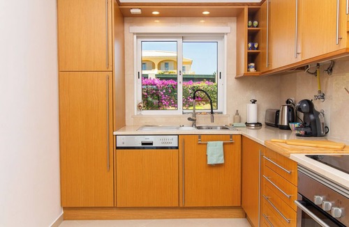 Sesmarias Apartment | Casa Coelha - Garden Apartment near the Coast