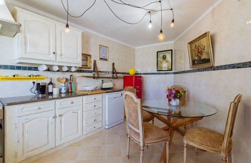 Vila do Bispo Apartment | Casa colorida, a unique, colorful home for 4 people in Vila do Bispo