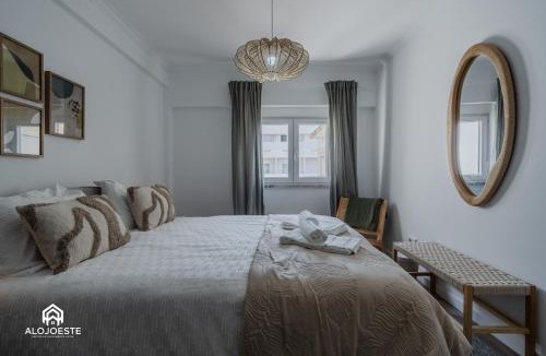 Praia de Santa Cruz Apartment | Casa Cruz do Mar - Oceanview Gem