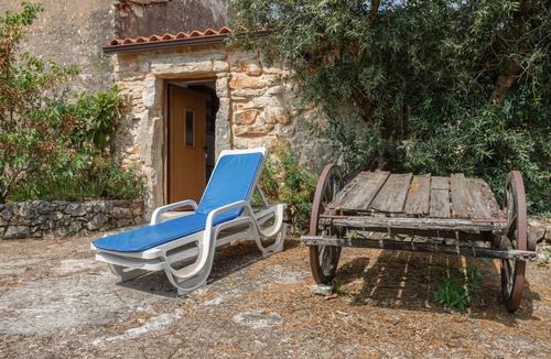 Camparca House | Casa da Eira: Holiday Home with Mountain View and Wi-Fi