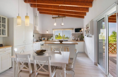 Tavira Villa | Casa Da Eira - Quinta Do Mestre with Private Terrace, Wi-Fi and Air Conditioning