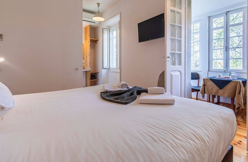 Santa Maria e Sao Miguel House | Casa da Estefânea | Quarto 7 Self Check-in Online