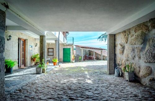 Paredes House | Casa da Guarda de Fora