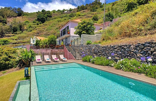Ribeira Brava House | Casa da Laranja by MHM