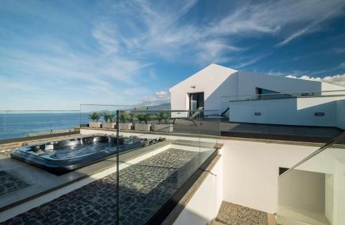 Ribeira Grande House | Casa da Suta - Jacuzzi with Ocean View