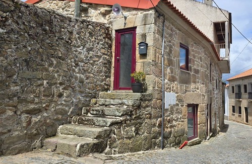 Sernancelhe House | Casa da Tia Outra near Praça do Rossio