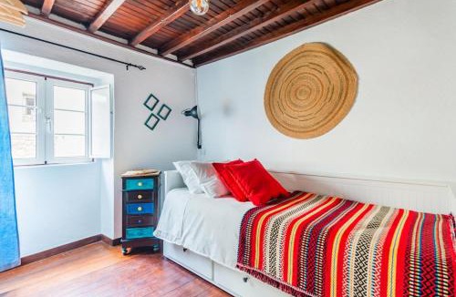 Monsanto House | Casa das 10 Janelas at Monsanto