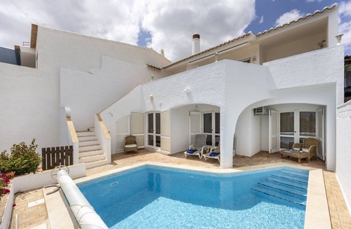 Praia da Luz Ski Chalet | Casa das Buganvilias 2LBC by Coolhouses