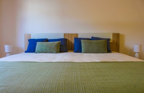 Gois Cottage | Casa de Campo Vale do Ceira, Quarto Familiar. Na Bela e Pacata Vila de Góis