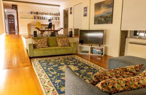 Angra do Heroismo House | Casa do Becco - sobre o centro histrico e o oceano