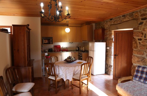 Varzea de Abrunhais Villa | Casa do Caseiro by Quinta de Recião