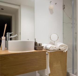 Sao Cristovao e Sao Lourenco Apartment | Casa do Castelo 2- Work or Relax in the historic heart of Lisbon!