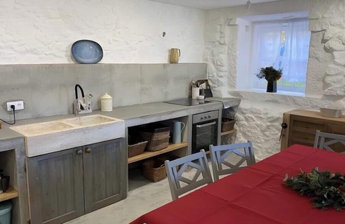 Pico House | Casa do Gasparinho: Mountain View, Shared Pool & Wi-Fi