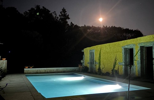 Pico House | Casa do Gasparinho: Mountain View, Shared Pool & Wi-Fi