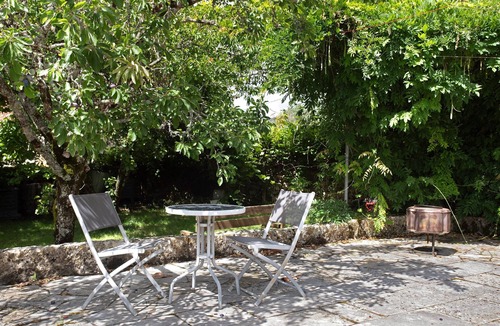 Porto de Mos Apartment | Casa Do Largo - Piso 1 with Shared Terrace, Shared Garden and Wi-Fi
