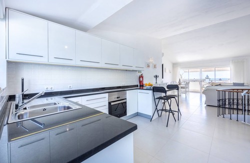 Praia da Luz Ski Chalet | Casa do Limoeiro 54 LBC by CoolHouses