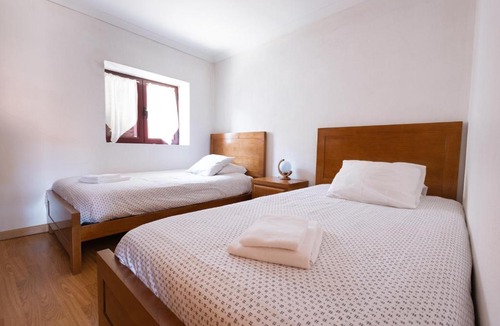 Montalegre House | Casa do Meia Noite