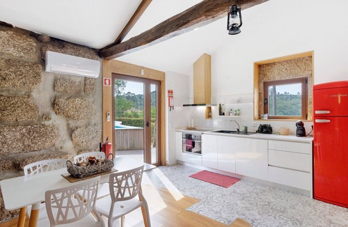 Guilhofrei House | Casa do Moinho: Mountain View, Wi-Fi & Air Conditioning