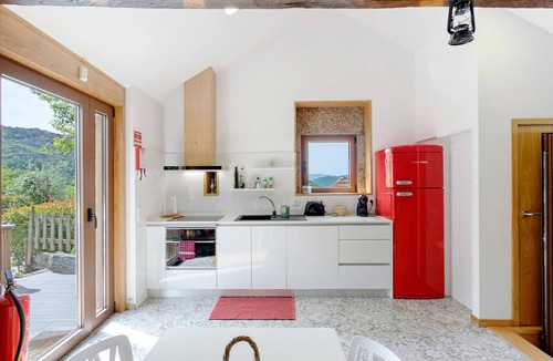 Guilhofrei House | Casa do Moinho: Mountain View, Wi-Fi & Air Conditioning