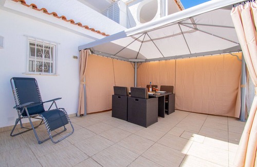 Vale de Centianes Apartment | Casa do Pinho - apartment just a few meters from Centeanes beach